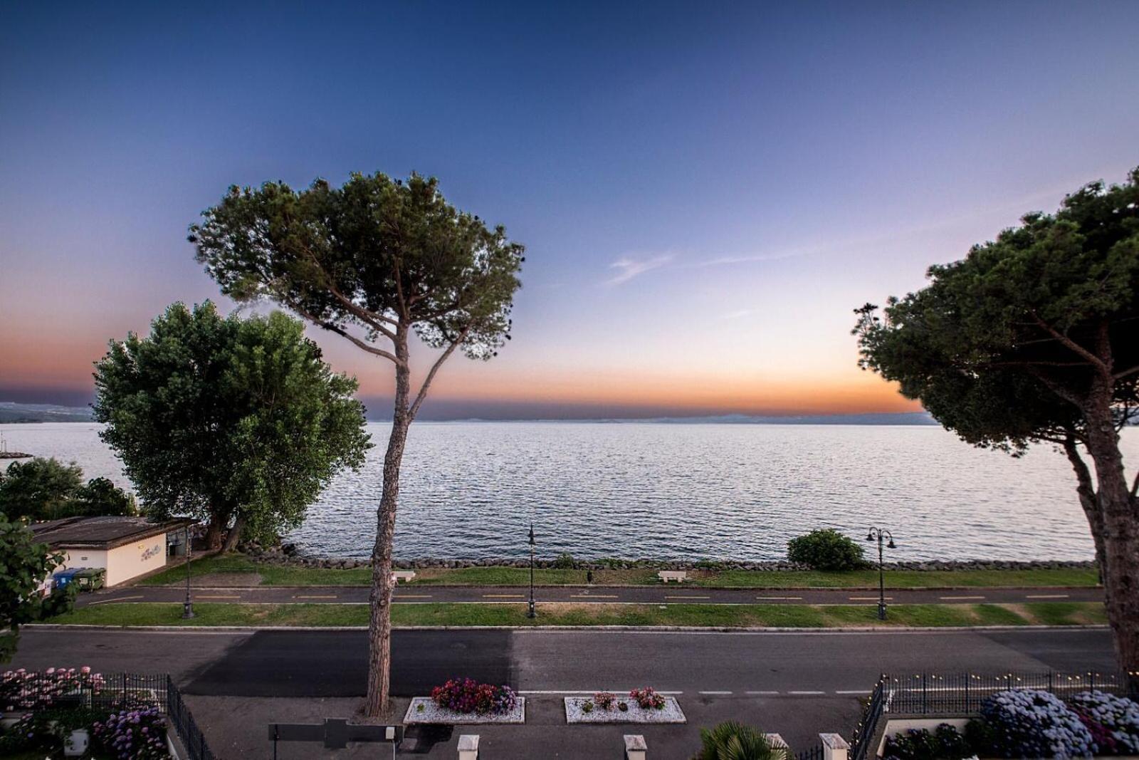 Hotel Holiday Sul Lago Bolsena Kültér fotó