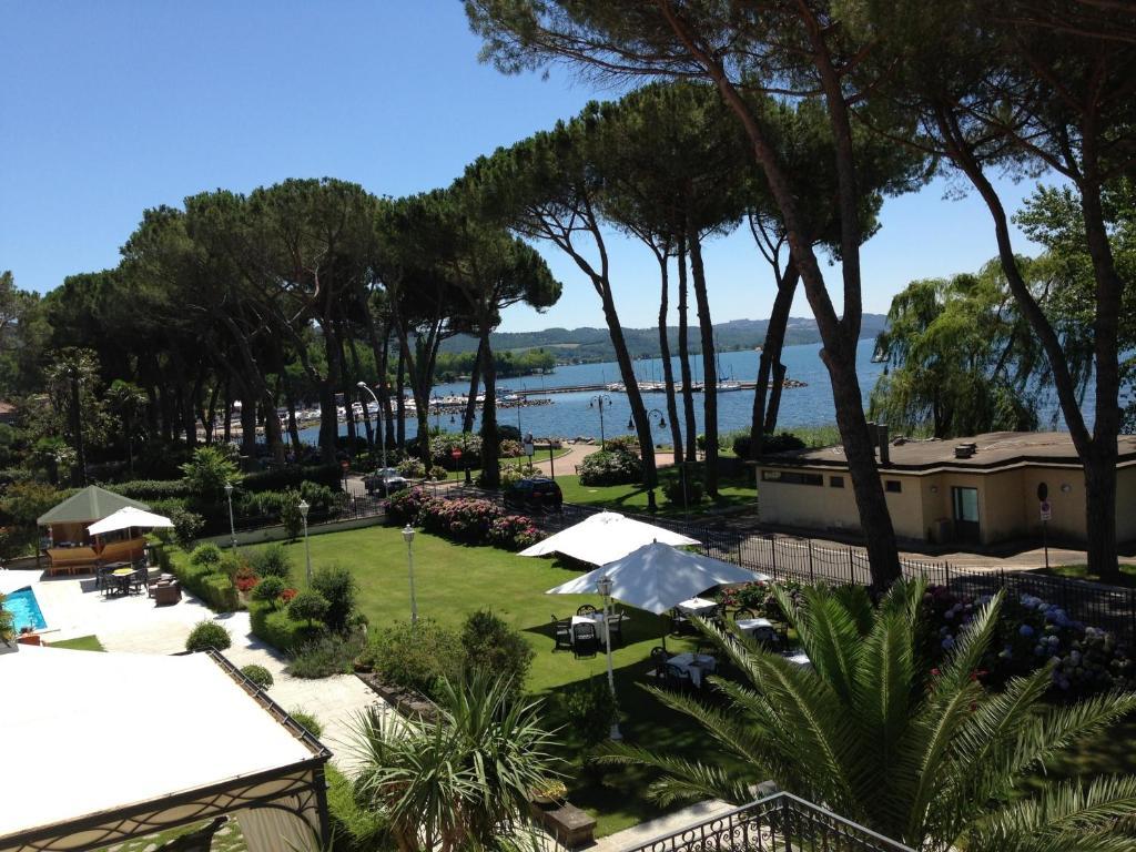 Hotel Holiday Sul Lago Bolsena Kültér fotó