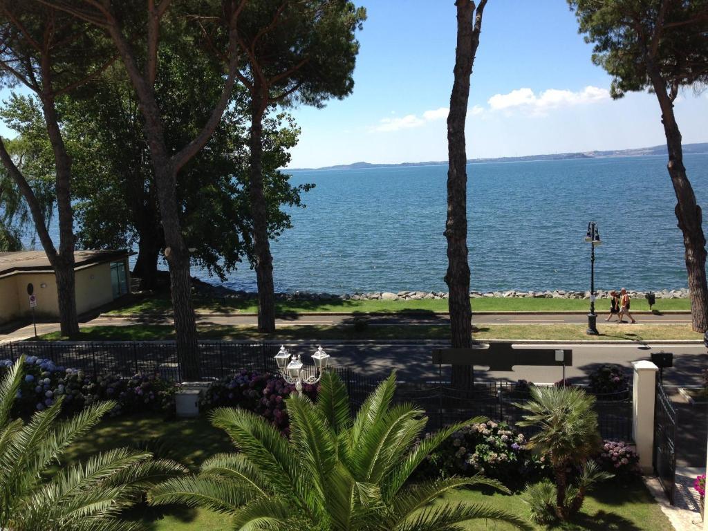 Hotel Holiday Sul Lago Bolsena Kültér fotó