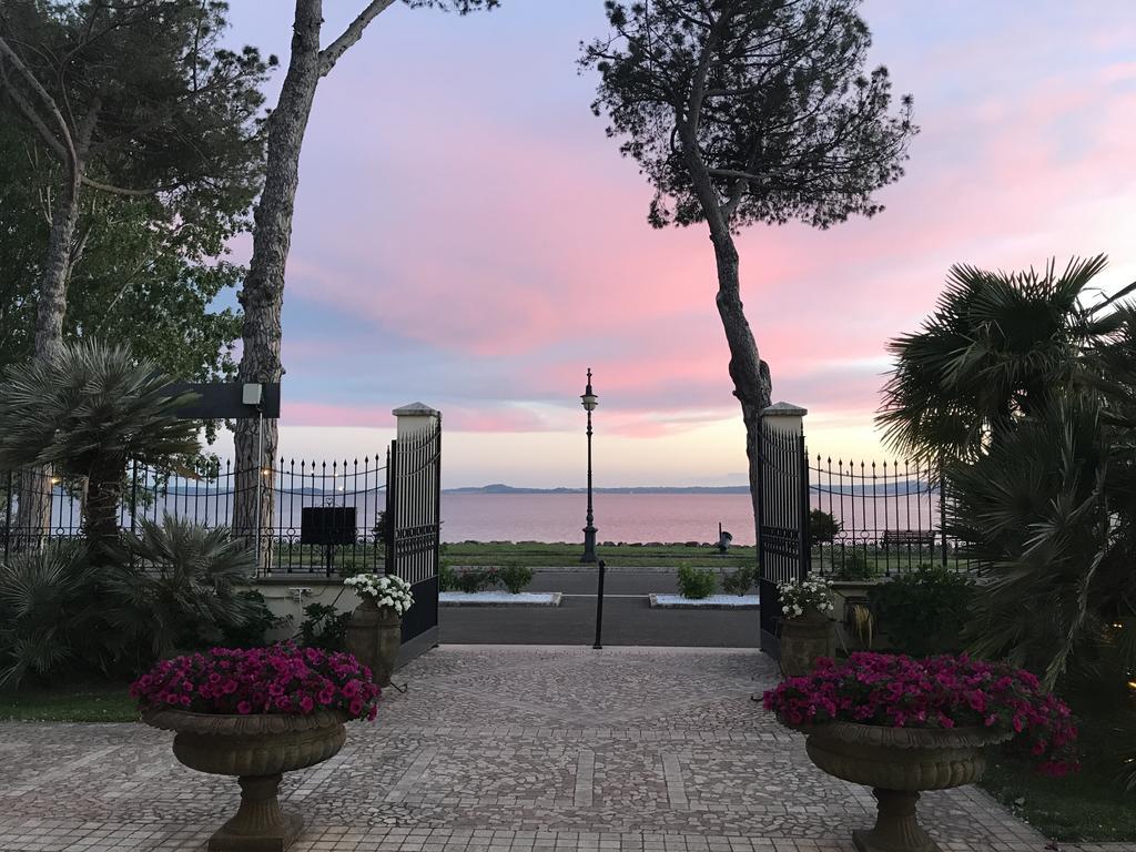 Hotel Holiday Sul Lago Bolsena Kültér fotó